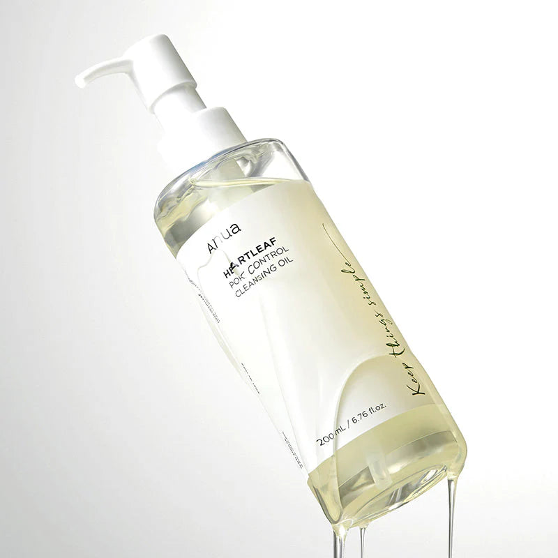 Leichte und klare Textur des Anua Heartleaf Pore Control Cleansing Oils – geeignet für Double Cleansing, entfernt Make-up und Talg, ideal für Korean Skincare.